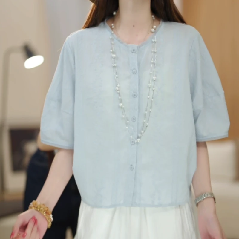 2025年春夏爆款洋气时尚圆领气质小衫舒适显瘦纯色百搭短袖衬衫女