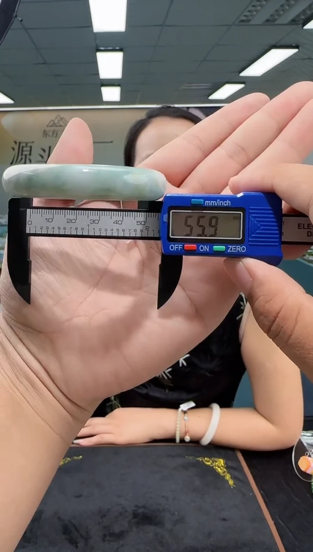 翡翠手镯未镶嵌多样性发货 拍一发一
