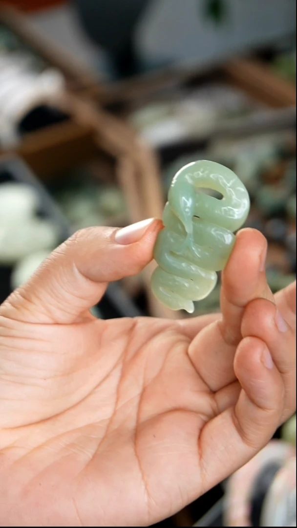 颈饰未镶嵌和田玉?**运001