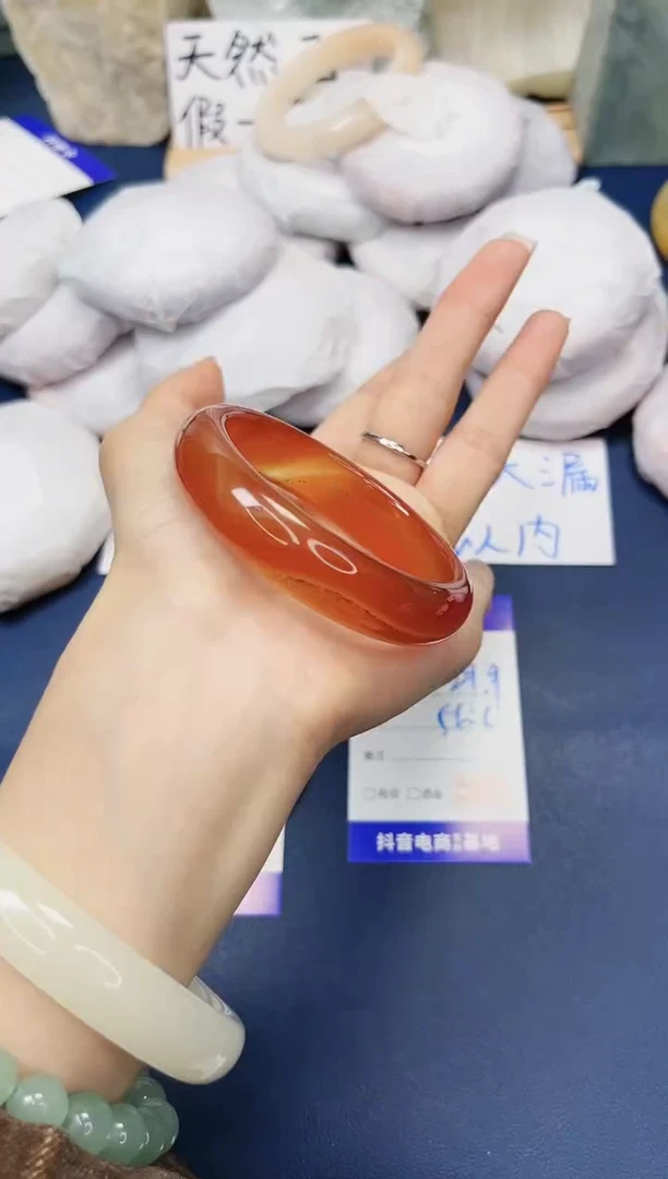 【闪购商品】石英质玉手镯未镶嵌475-玛瑙-圈口56