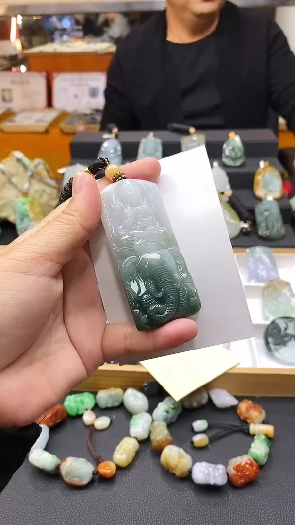 【闪购商品】翡翠颈饰未镶嵌挂件