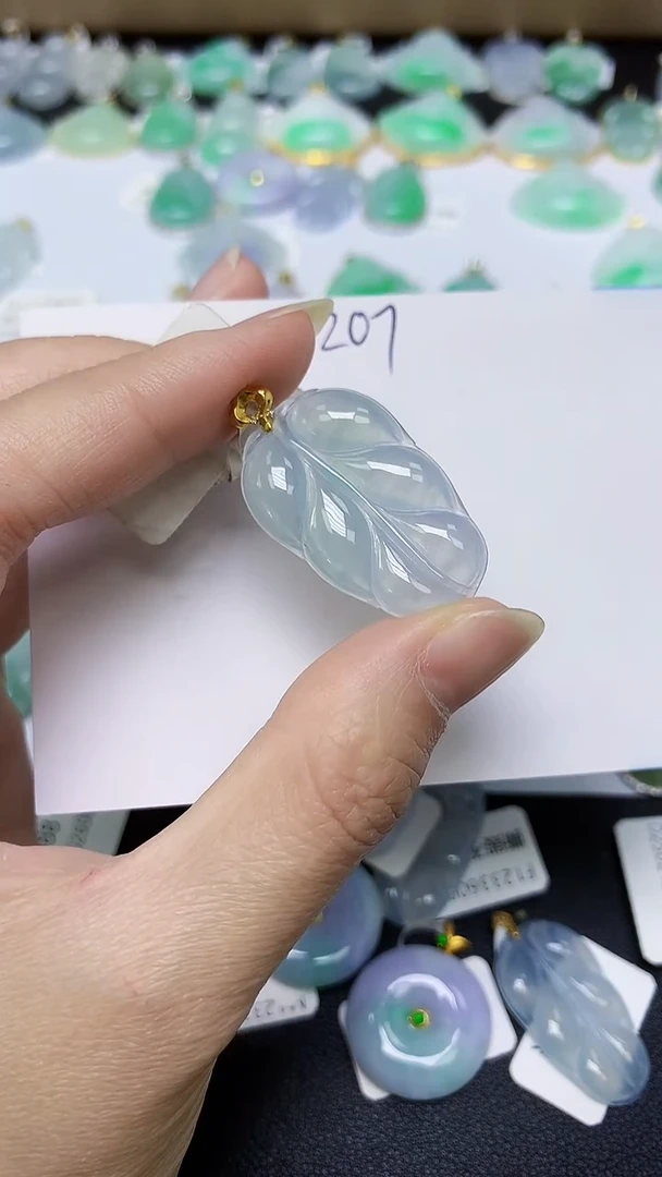 翡翠18K金镶嵌颈饰天然缅甸翡翠A货