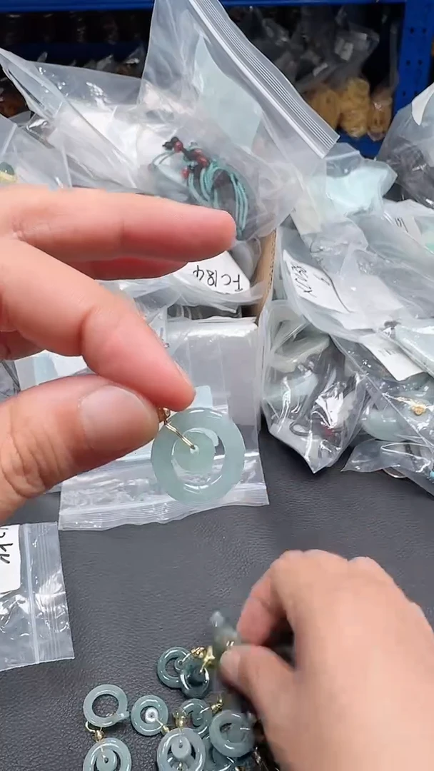 翡翠未镶嵌颈饰006