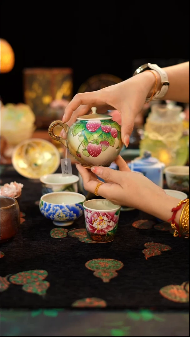 草莓大壶·······