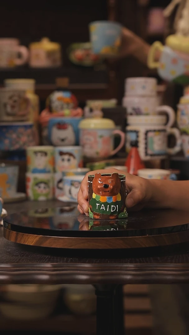 摆件景德镇釉下彩绘设计师款式陶瓷