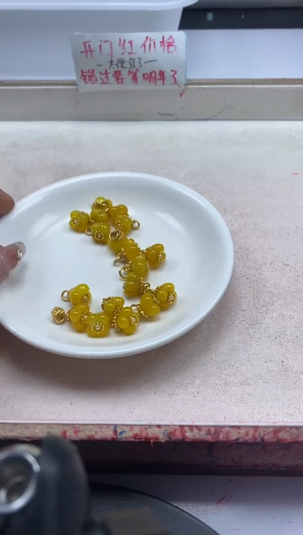 【闪购商品】玛瑙/玉髓颈饰银S800镶嵌x324鸡油黄桂花滴流*1颗