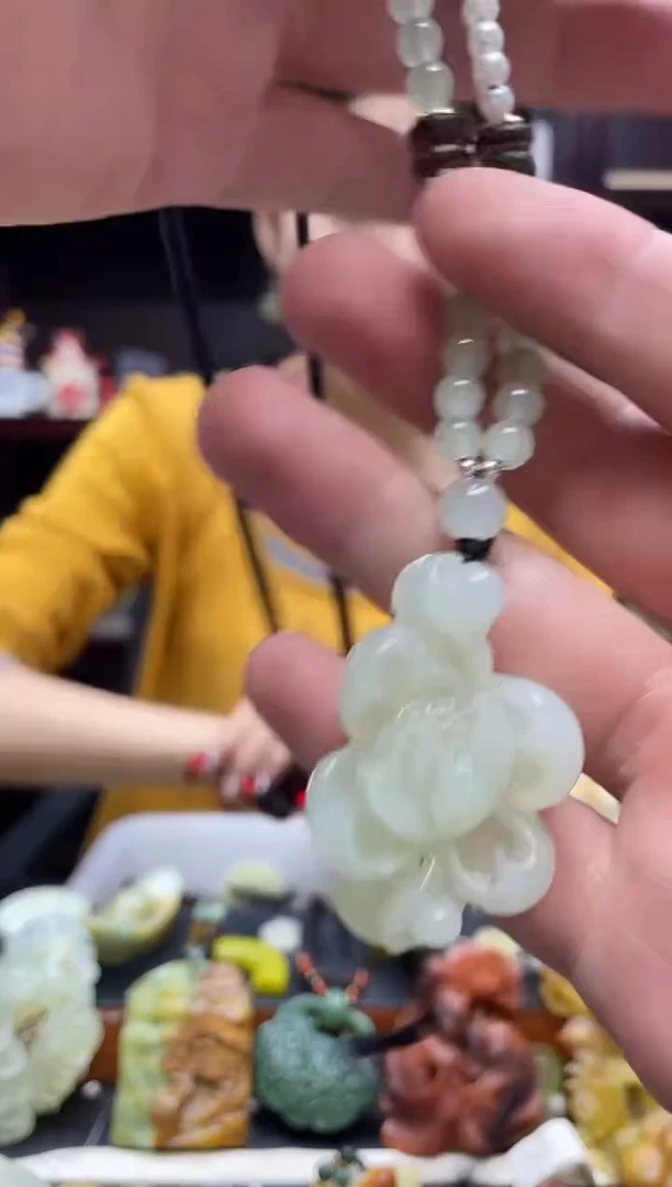 未镶嵌岫玉吊坠·