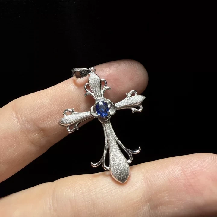 蓝宝石吊坠 蓝宝石吊坠