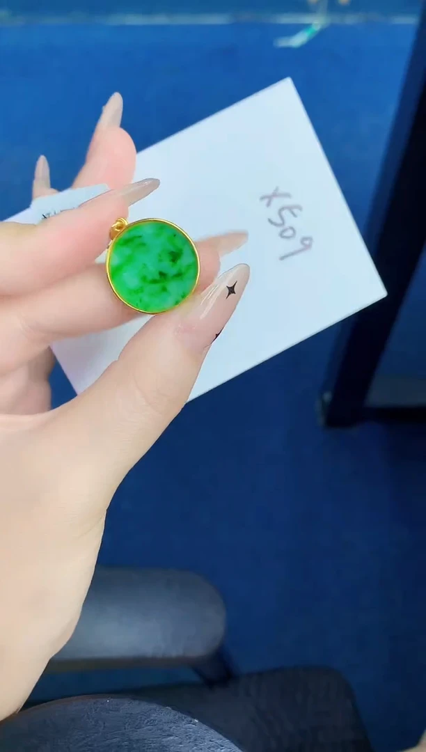 颈饰未镶嵌翡翠缅甸天然翡翠A货