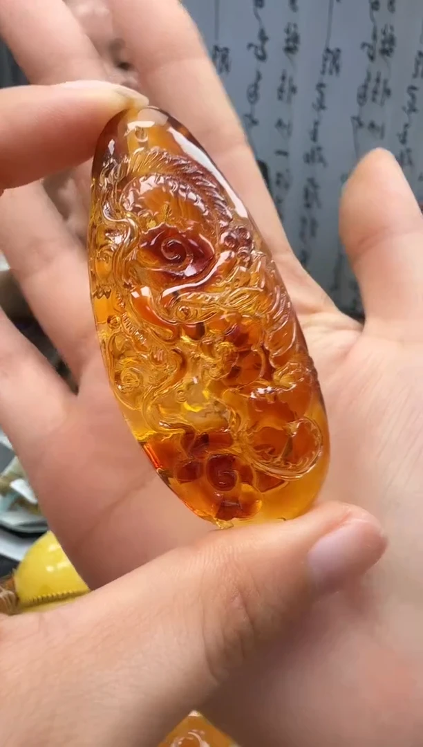 裸石琥珀未镶嵌如图