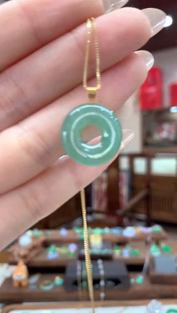【闪购商品】翡翠吊坠(不含链)18K金镶嵌甜甜圈