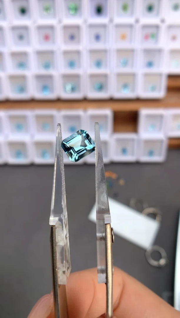 未镶嵌裸石定制海蓝宝石1.58ct 圣玛 03083