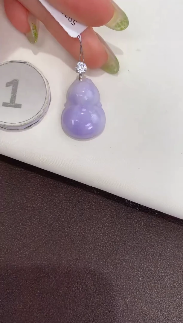 颈饰18K金镶嵌翡翠天然缅甸a货翡翠