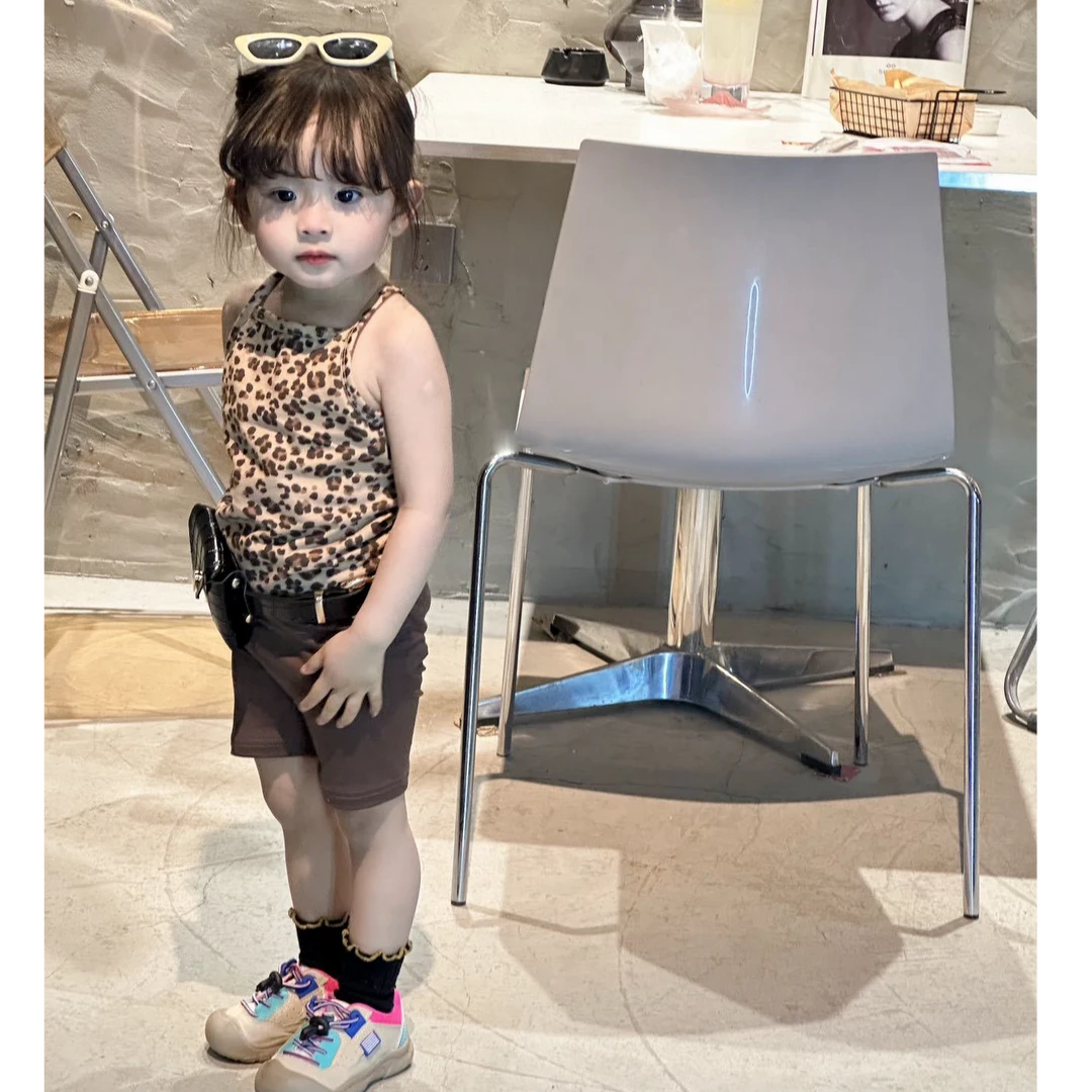 小惜亦2025春季新款韩版女童洋气豹纹吊带搭咖色短裤搭牛仔裤套装