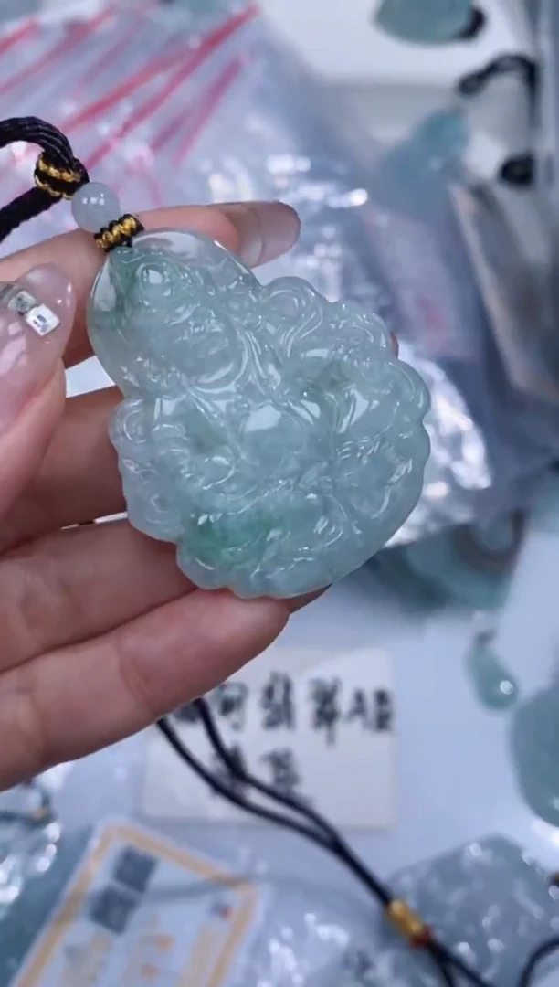 颈饰未镶嵌翡翠吊坠