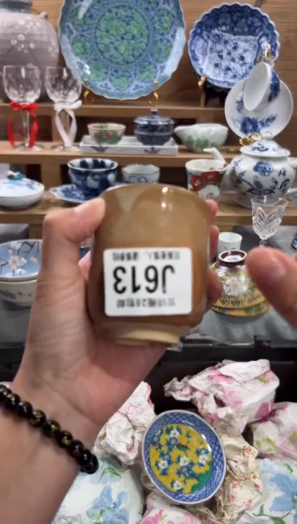 瓷片M****地     J613