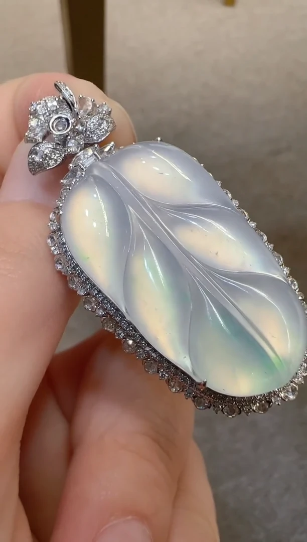 【闪购商品】翡翠吊坠(不含链)18K金镶嵌多样性发货拍一发一