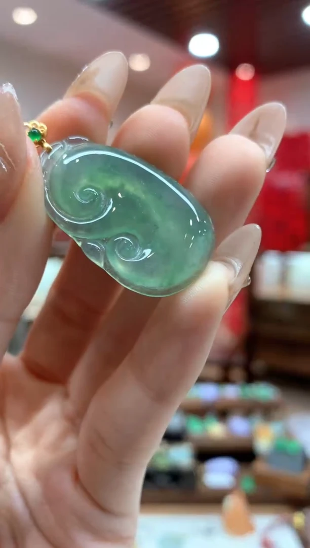 【闪购商品】翡翠吊坠(不含链)18K金镶嵌如意