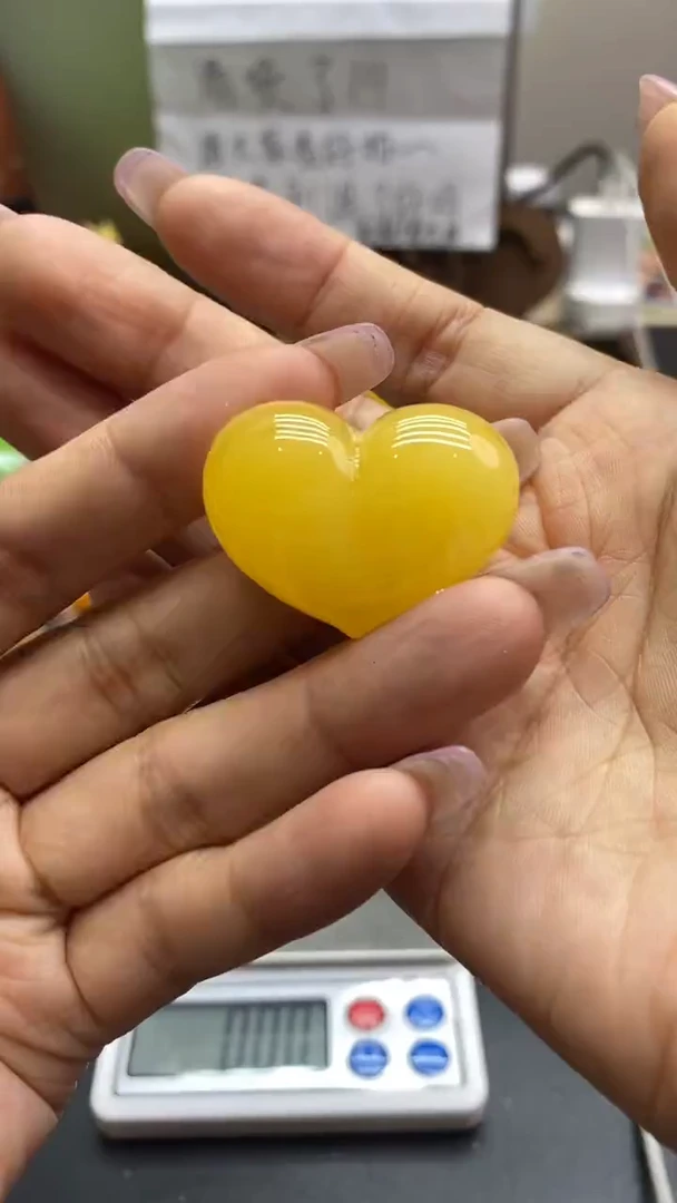 琥珀未镶嵌珠宝奇石1384