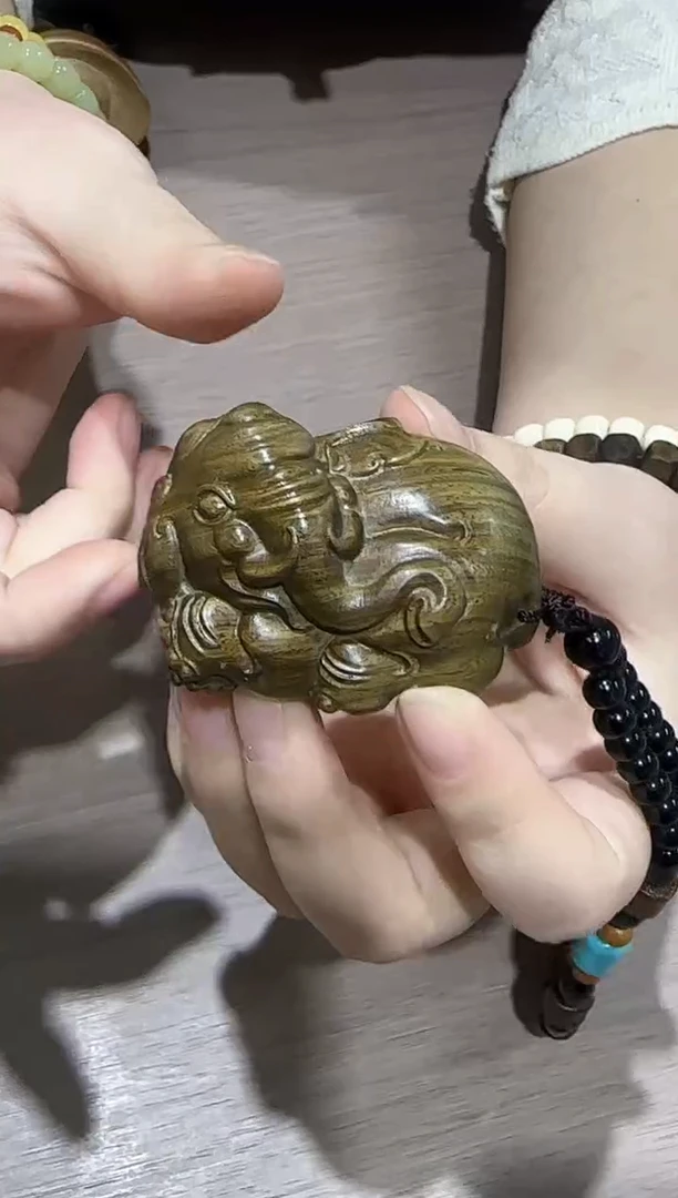 维腊木（绿檀）把件大象 象神