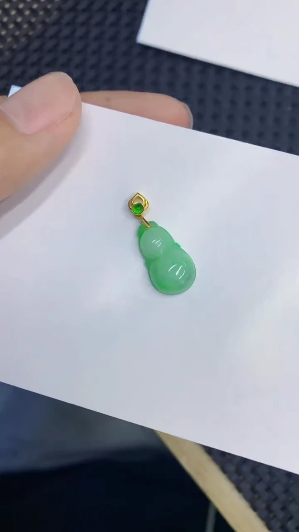 翡翠未镶嵌吊坠(不含链)1