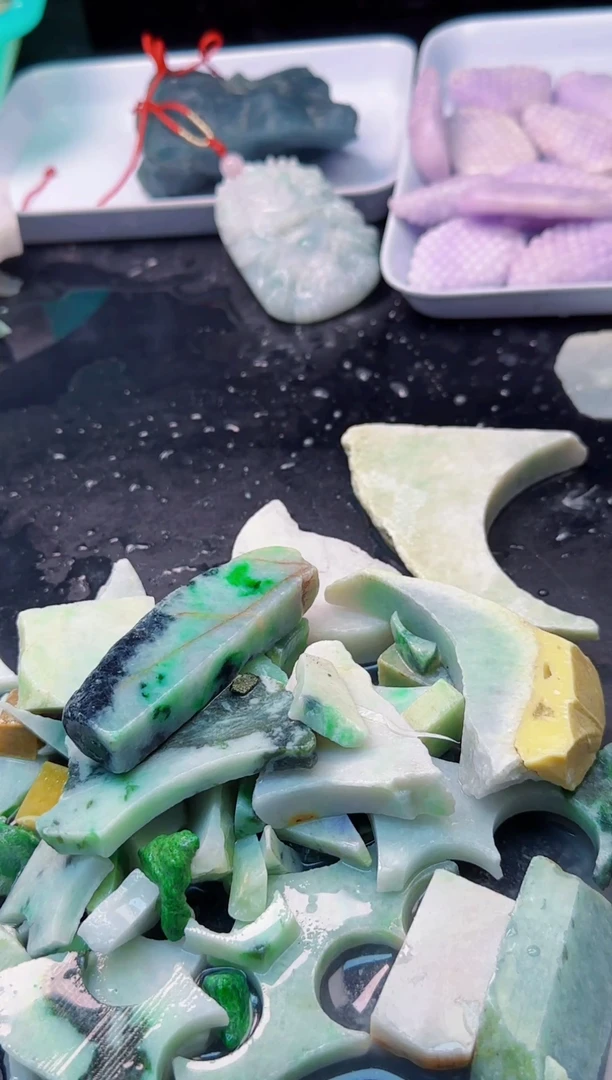 配石翡翠青*房078天然A货翡翠