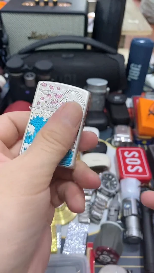 瓷片闪购商品 如图所示
