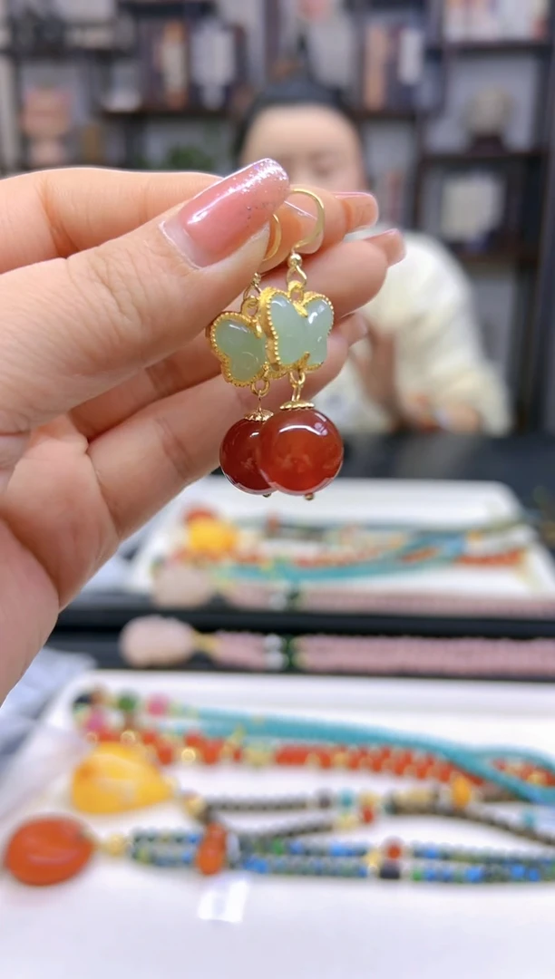 【闪购商品】玛瑙/玉髓耳坠14K金镶嵌E540