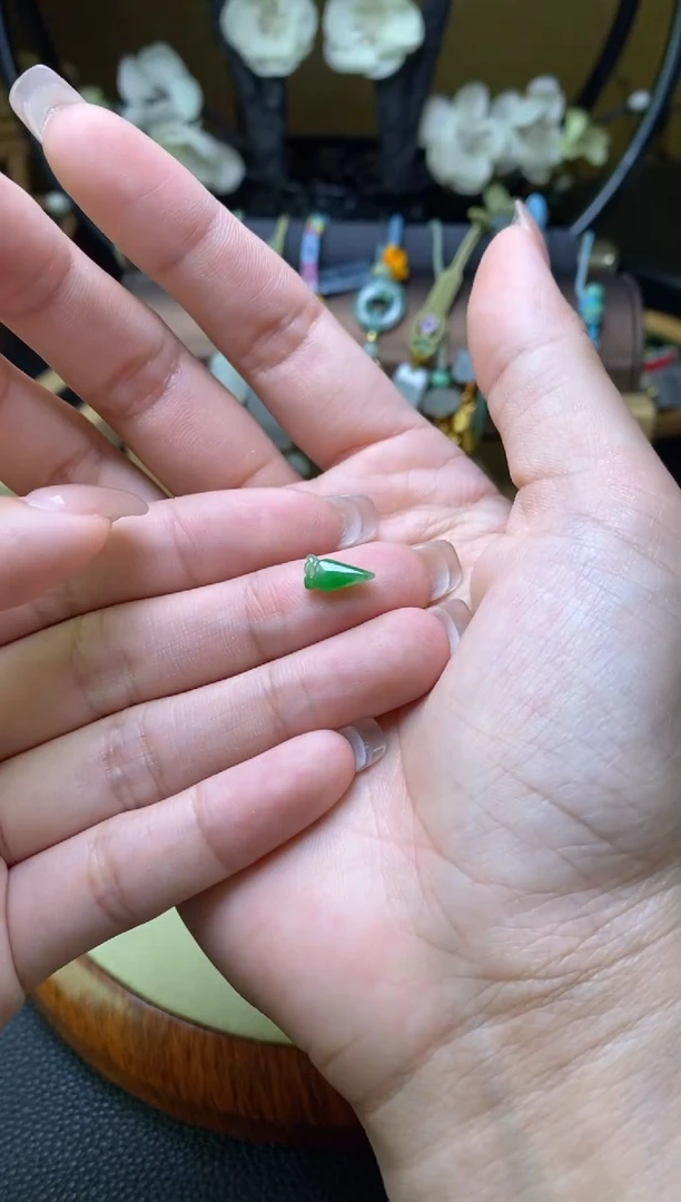 翡翠未镶嵌颈饰净货13365