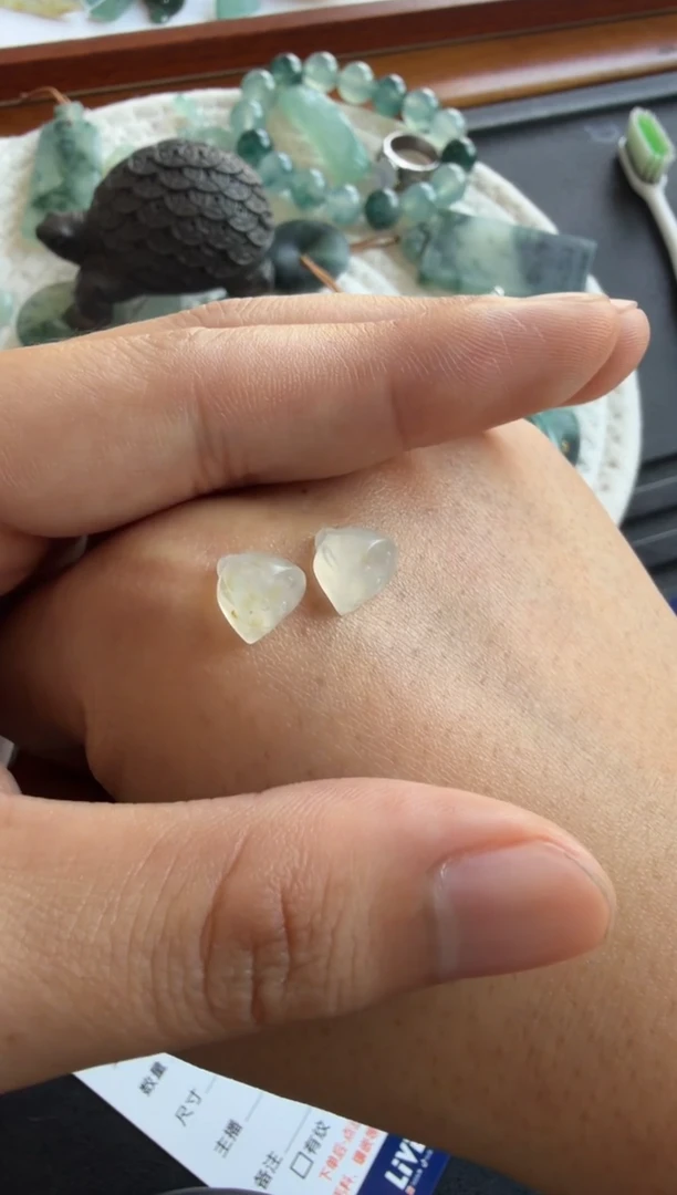 未镶嵌定制翡翠...