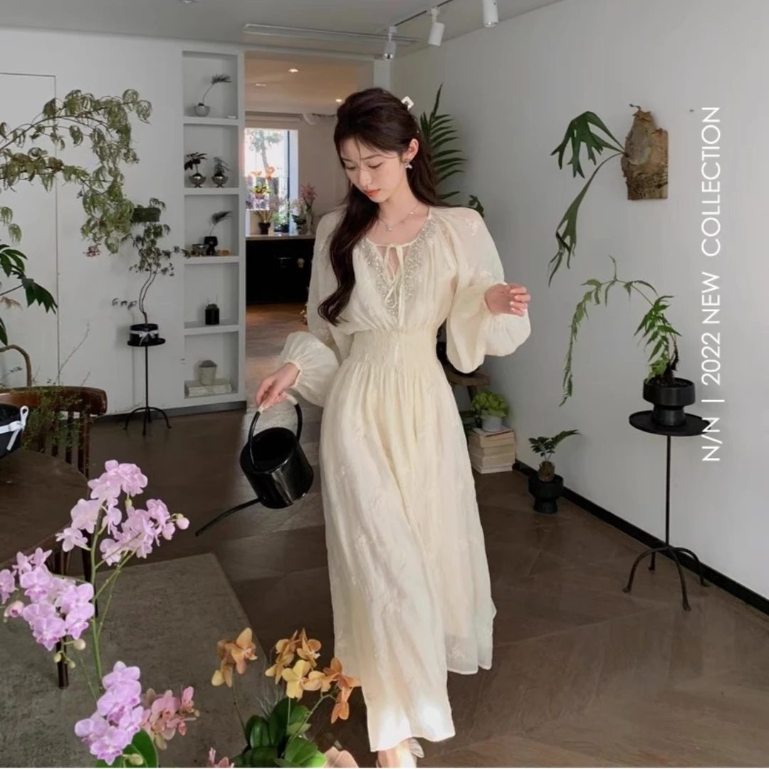 苏陌重工高品质春款连衣裙气质长袖泡泡袖收腰法式V领显瘦中长裙