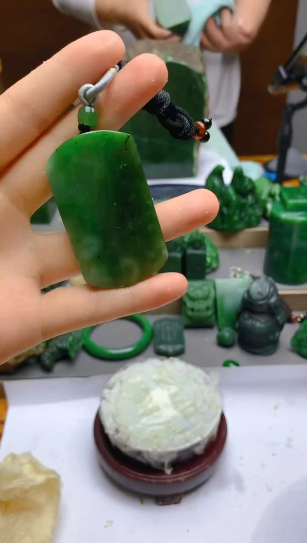 和田玉（碧玉）未镶嵌珠宝半成品多样性发货