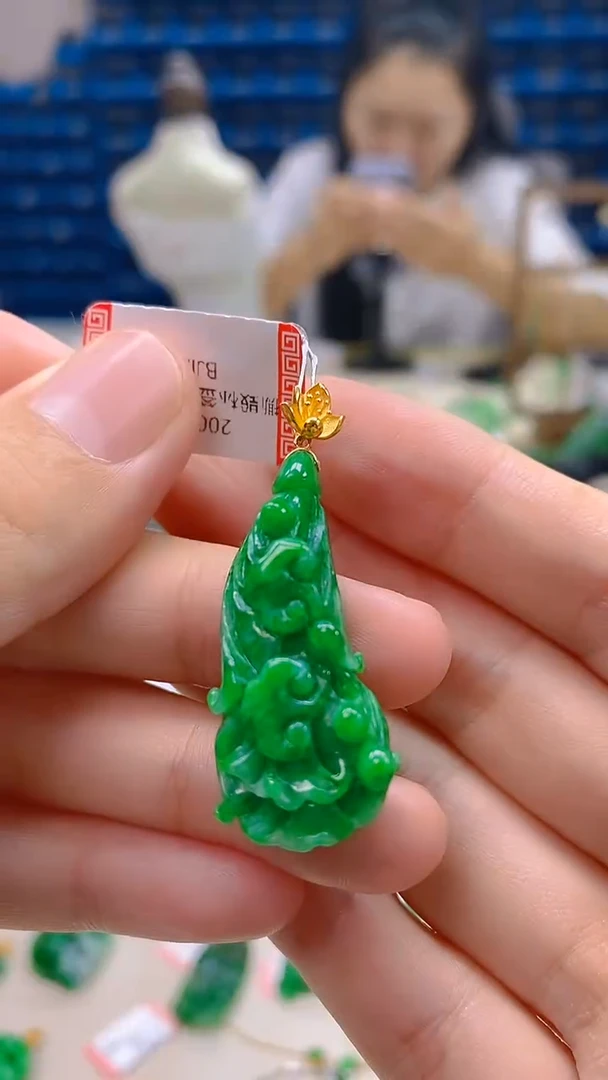 颈饰18K金镶嵌翡翠新号开播 全场乱卖