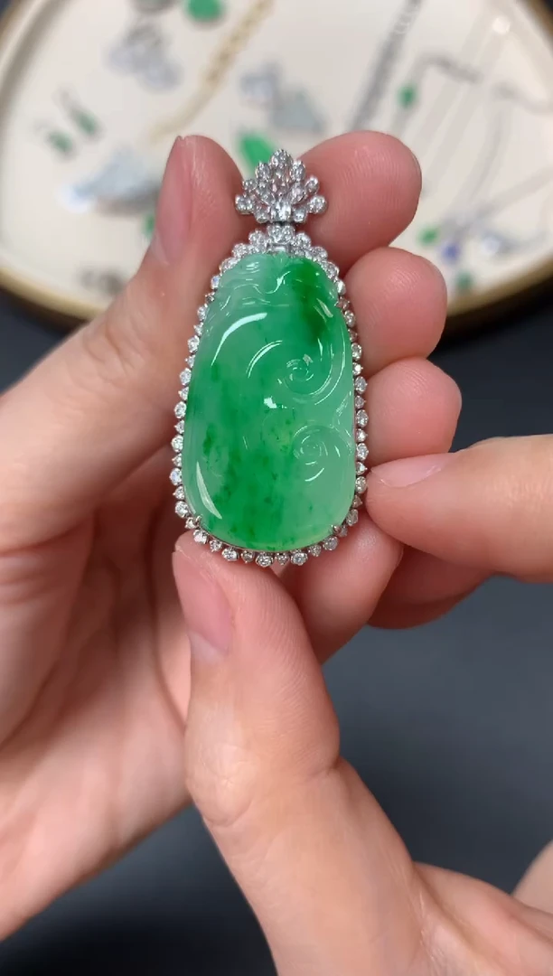 【闪购商品】翡翠吊坠(不含链)18K金镶嵌23800