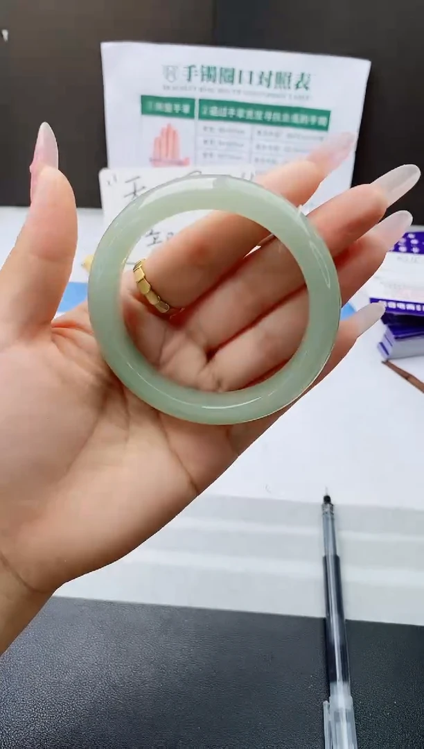 石英质玉手镯未镶嵌w216-DB