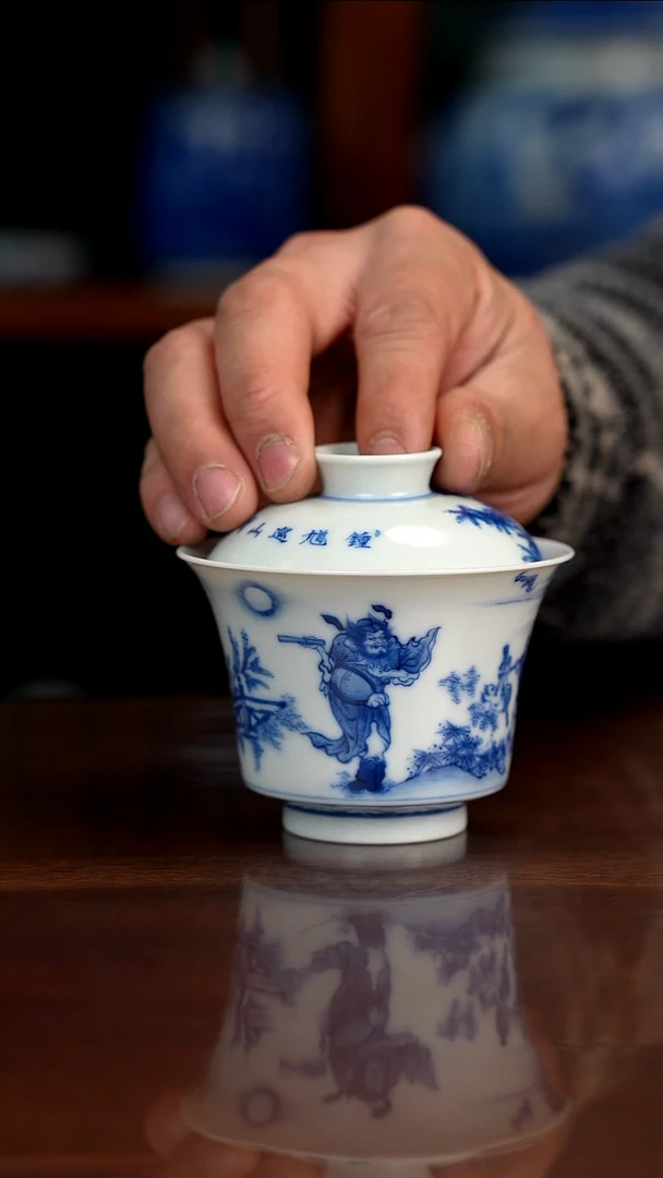 晓竹窑青花钟馗巡山