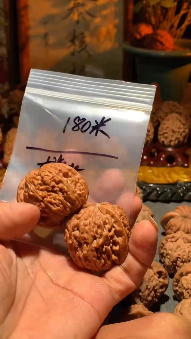把件桃核大*水丰泰文玩  137   42尺寸左右打底不退不换