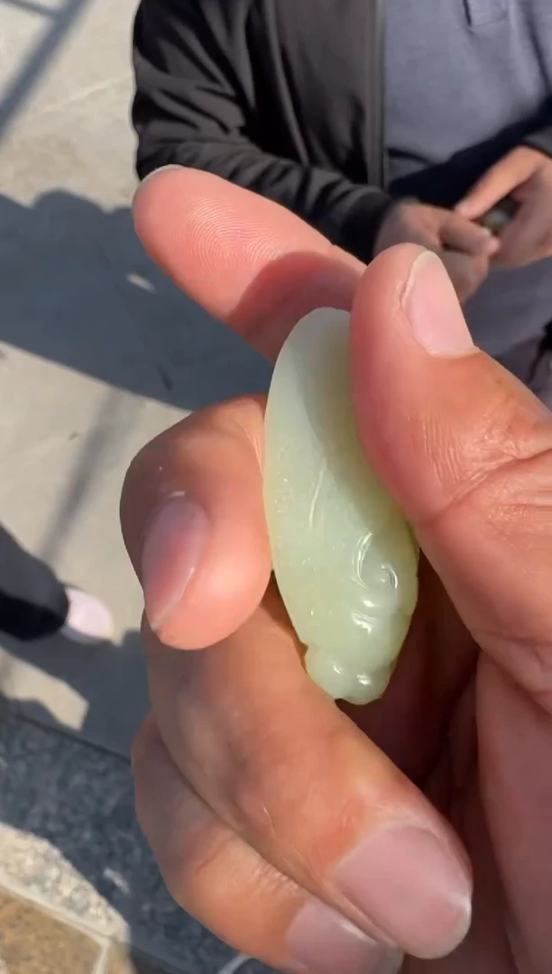 未镶嵌和田玉（糖玉）挂件和田玉