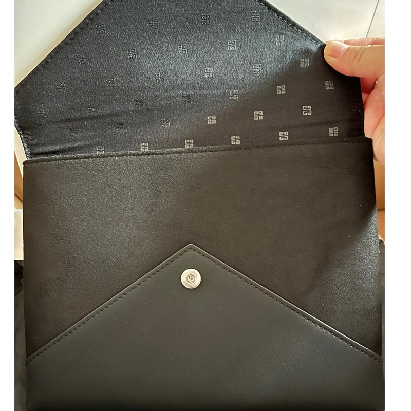 【小梵】无盒k40新品 酷黑信封手拿化妆包 时尚便携防水