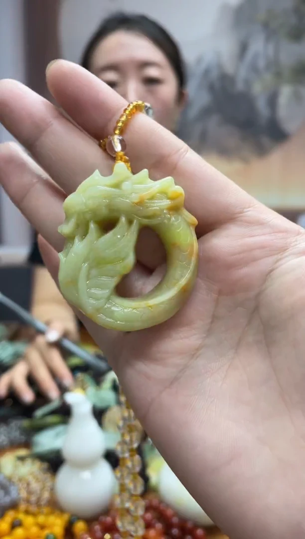 未镶嵌岫玉吊坠·