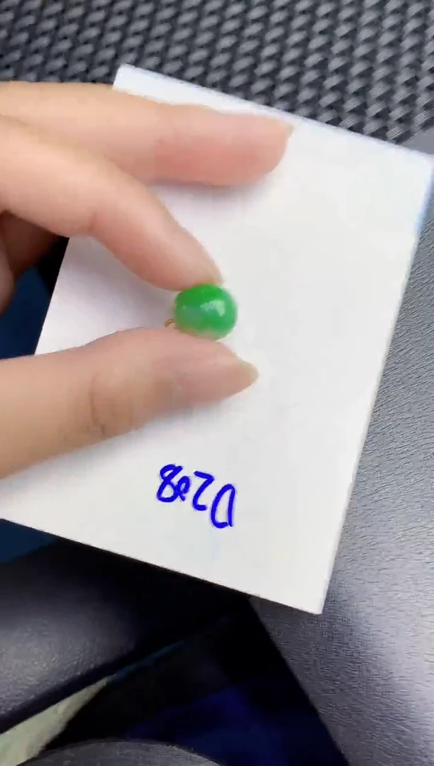 翡翠未镶嵌颈饰000000000