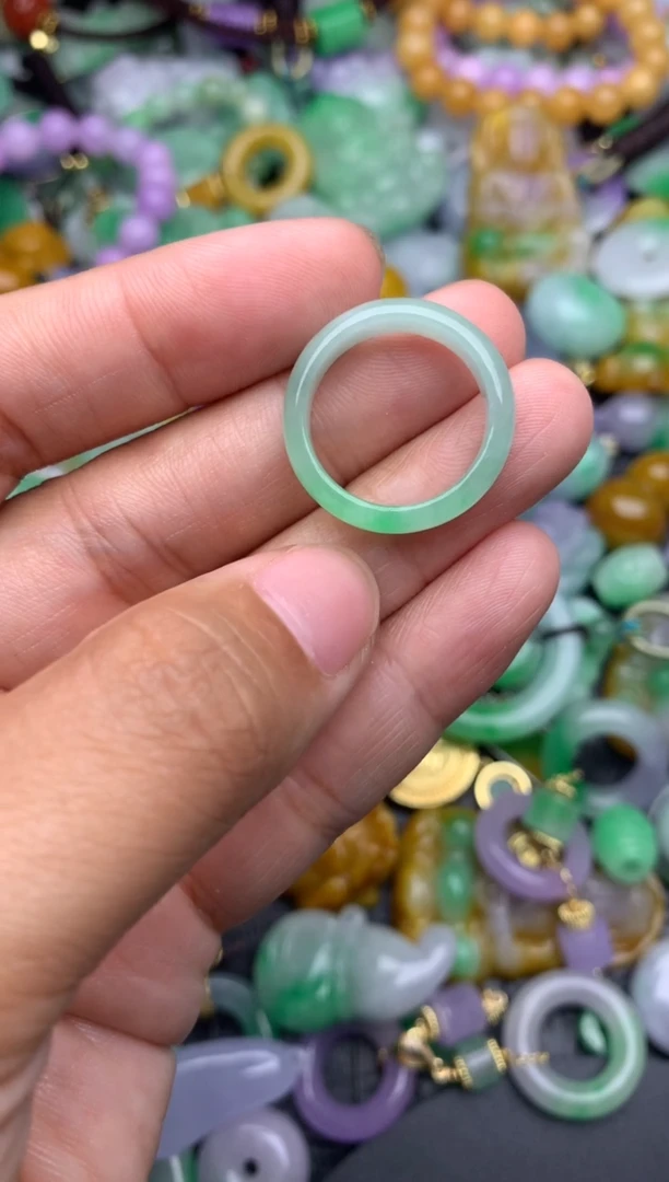 颈饰未镶嵌翡翠天然缅甸翡翠吊坠