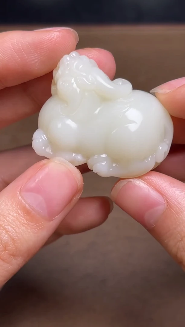 和田玉未镶嵌颈饰55 带结构