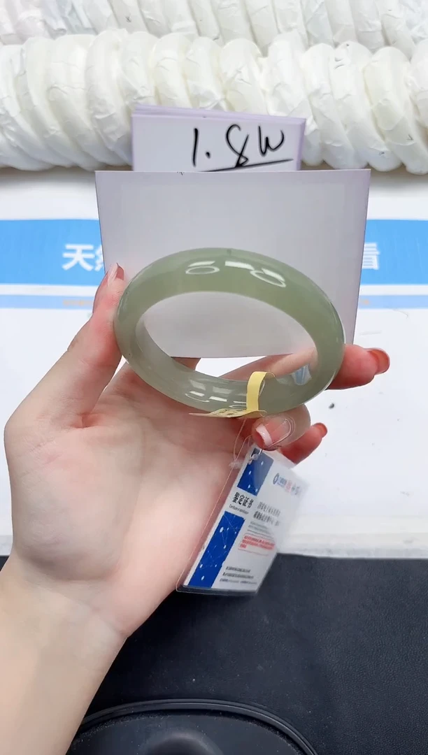 未镶嵌手镯石英质玉132-55-仪式感