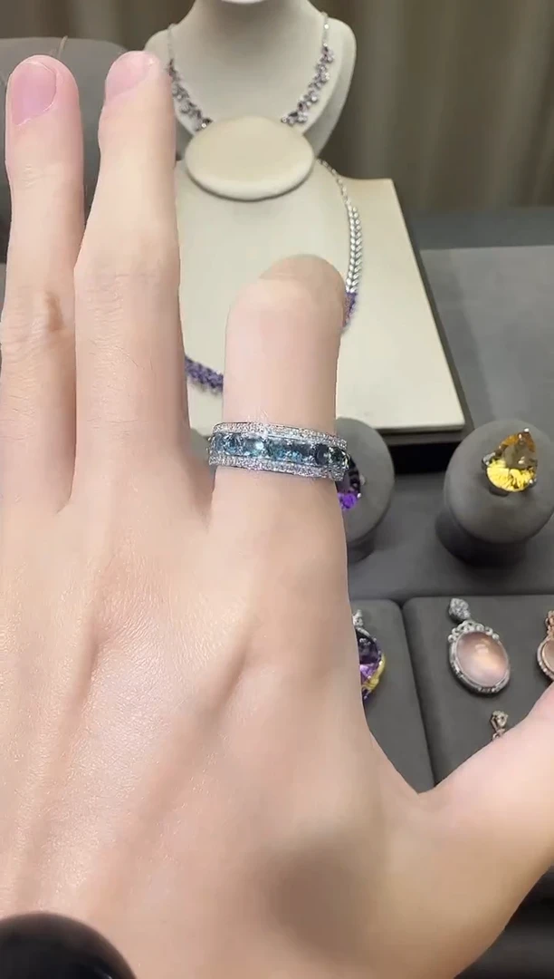 银S925镶嵌戒指托帕石7mm伦敦蓝戒指排戒款