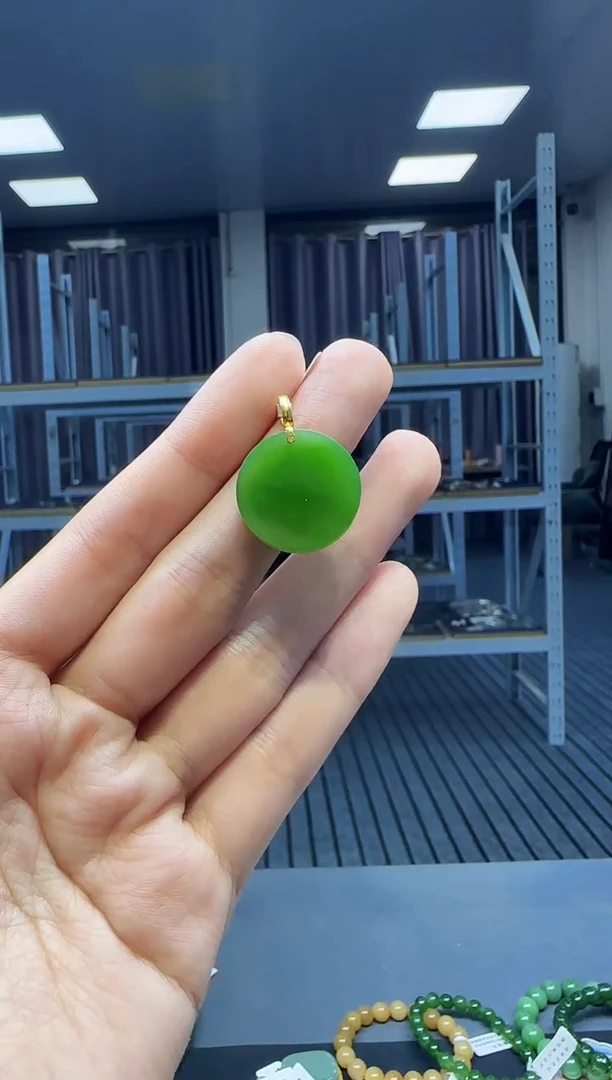 和田玉18K金镶嵌挂件1