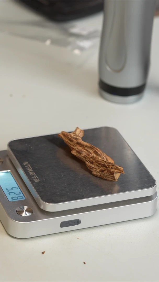 沉香沉香碎屑越南芽庄 5.3g