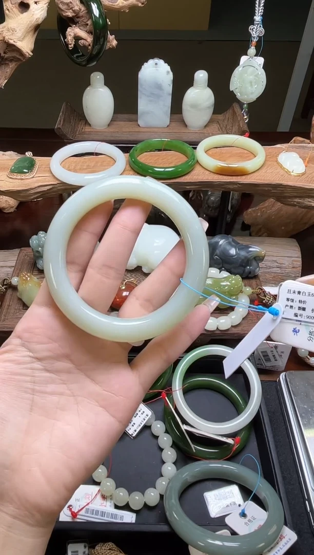 和田玉手镯未镶嵌且末青白 60圈 9009957