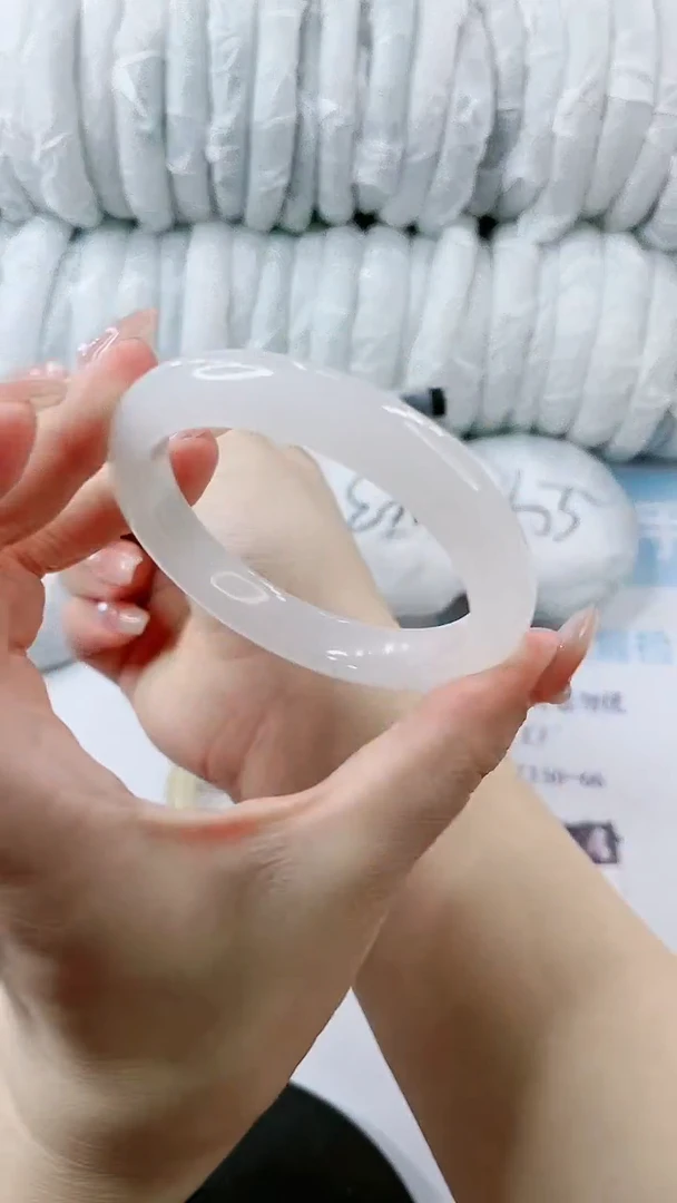 【闪购商品】石英质玉手镯未镶嵌1035103173多样性发货