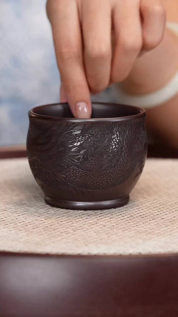 紫砂茶杯石红龙杯